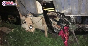 Quảng Ninh: xe khách bị container đè bẹp, nhiều người thương vong